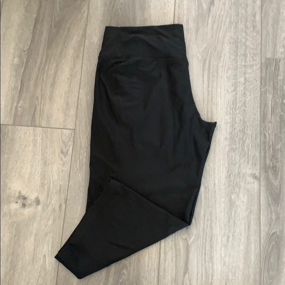 Nike wide leg crops